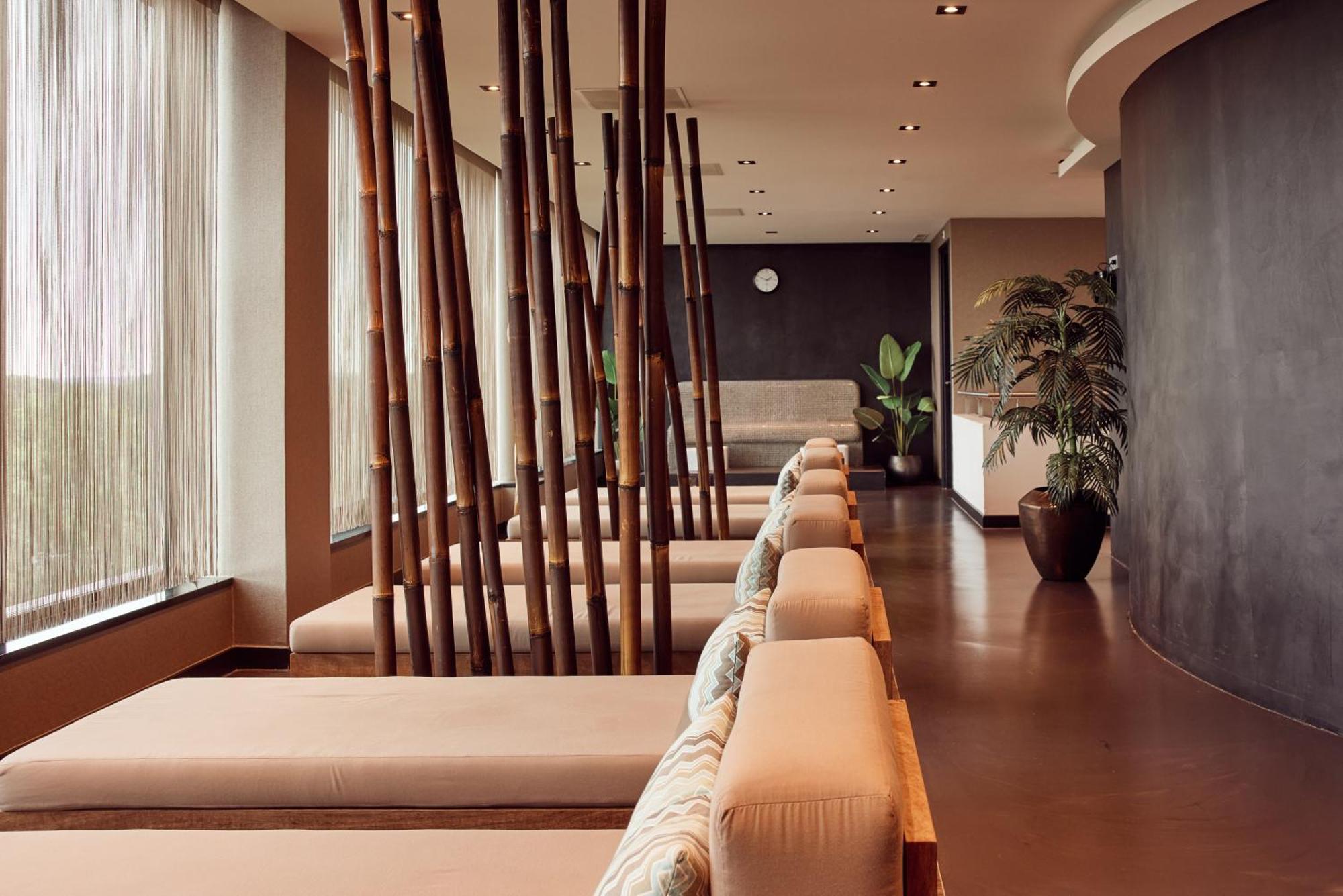 Van Der Valk Hotel Veenendaal Kültér fotó