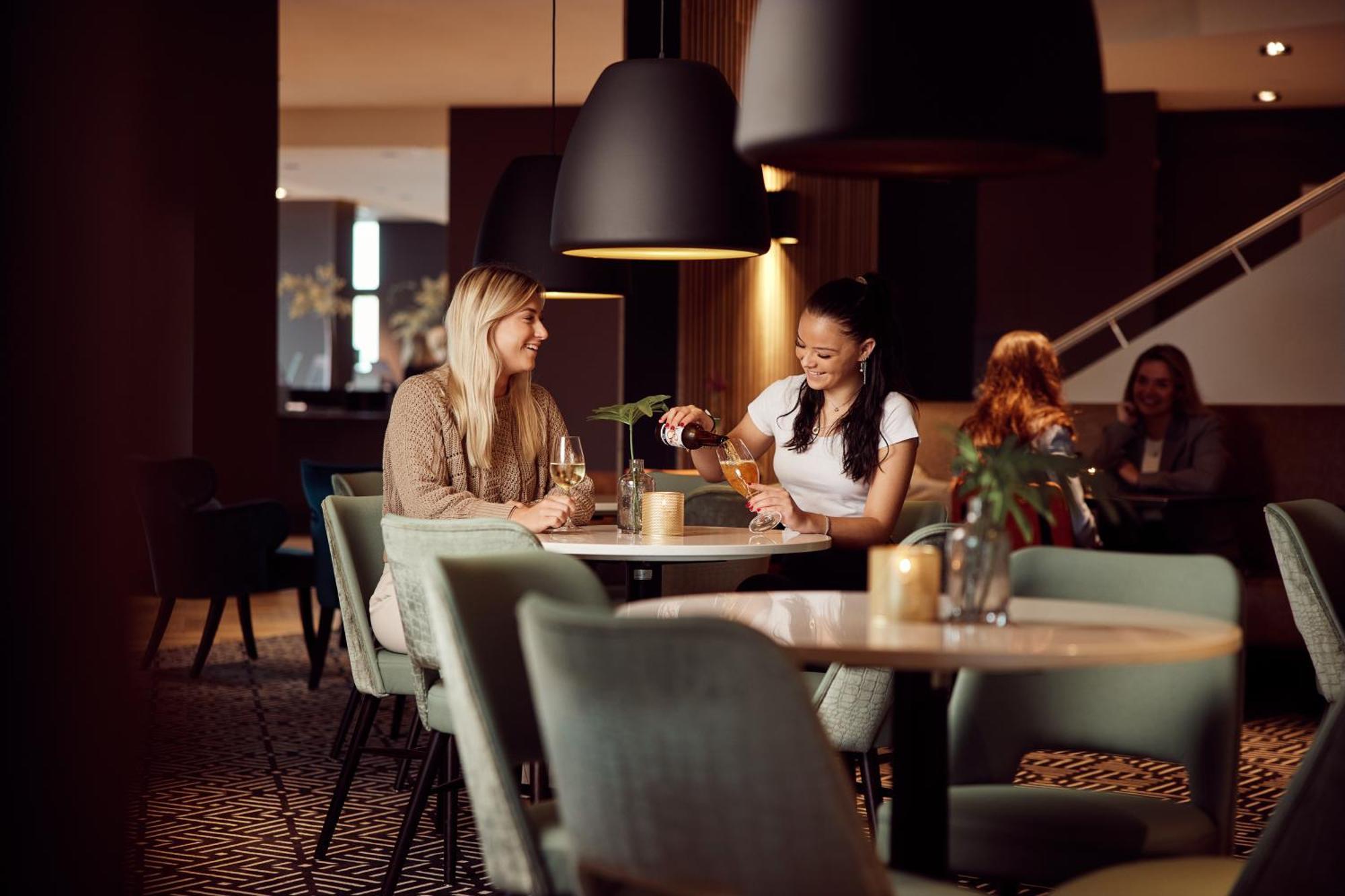 Van Der Valk Hotel Veenendaal Kültér fotó