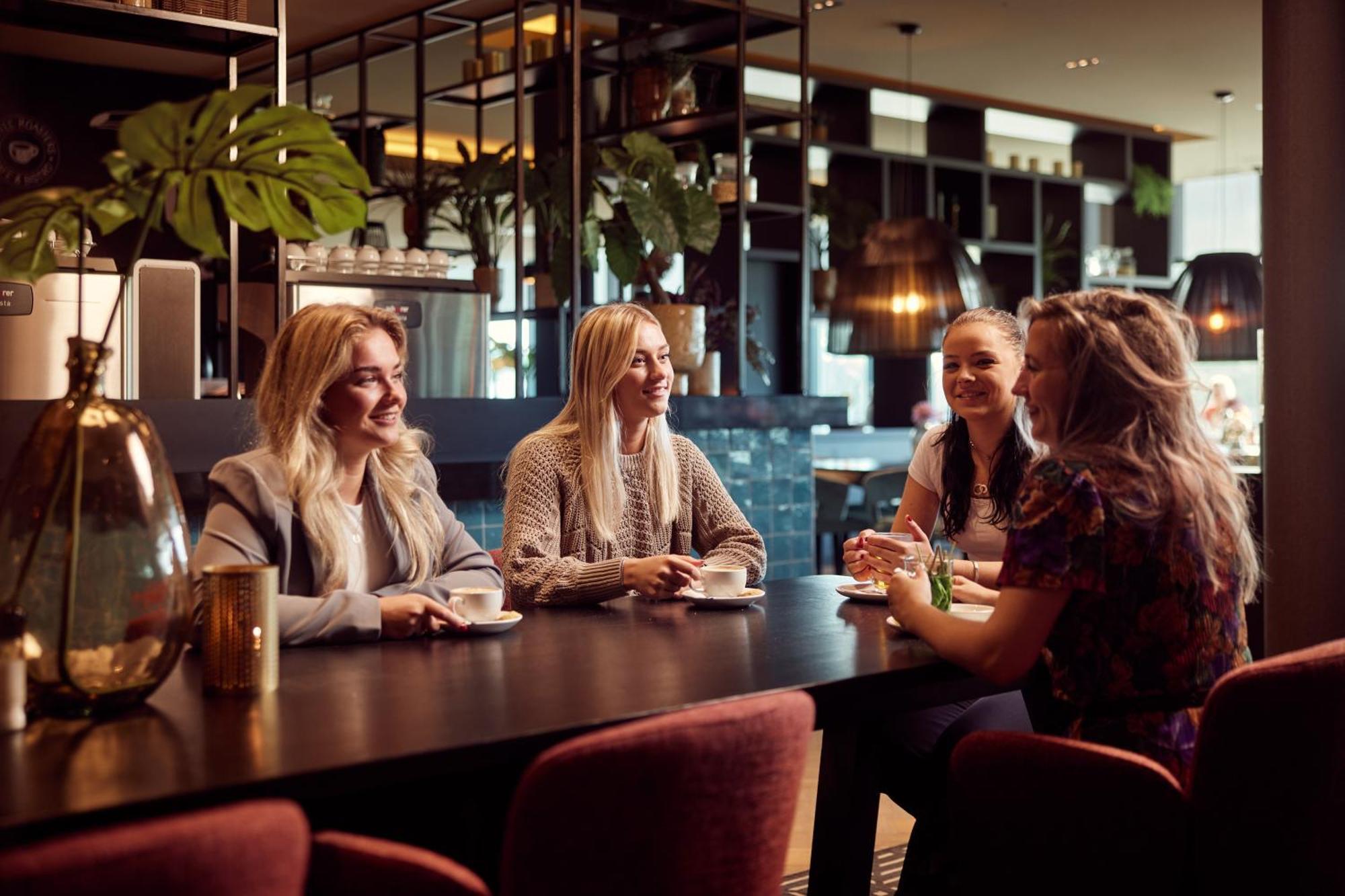 Van Der Valk Hotel Veenendaal Kültér fotó