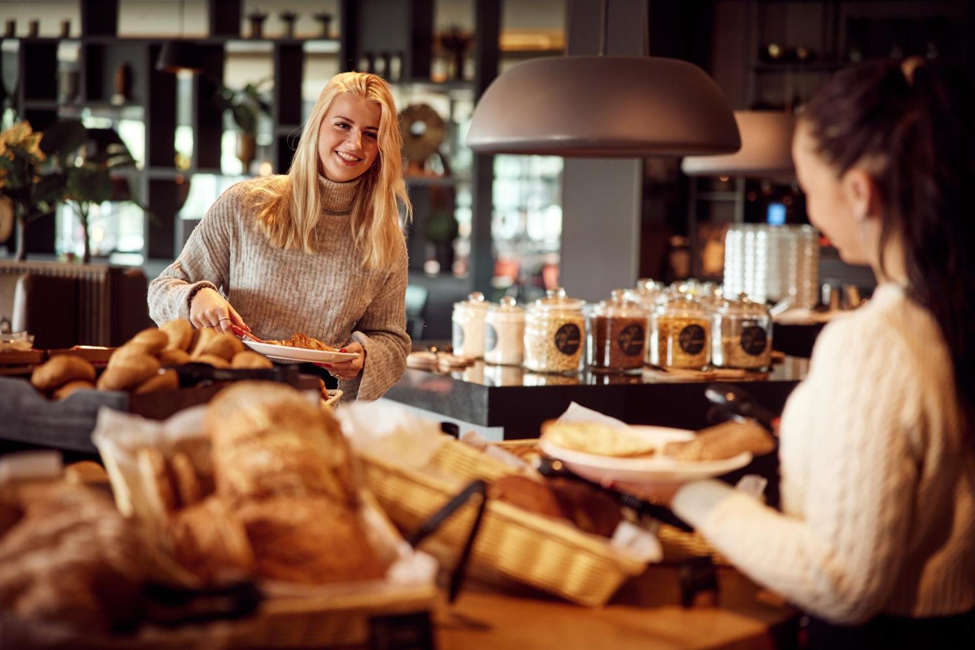 Van Der Valk Hotel Veenendaal Kültér fotó